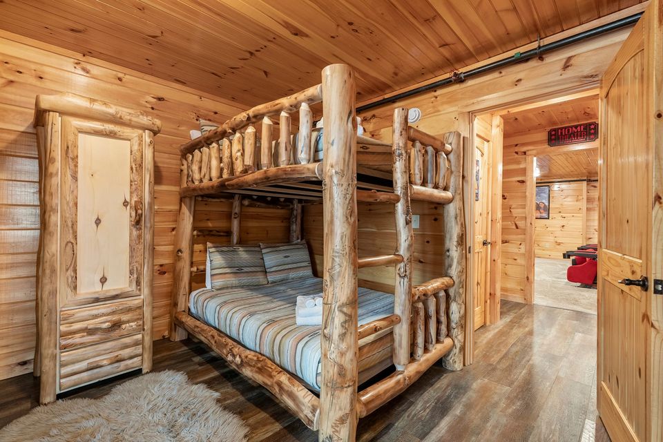 Bunk room, second view